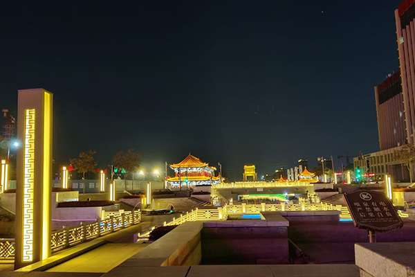 讓燈光點(diǎn)綴城市，夜景亮化工程走進(jìn)生活